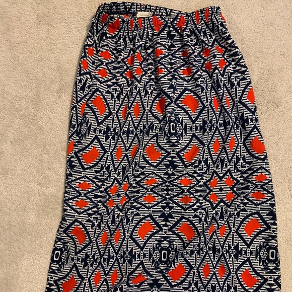 Bold Midi Skirt - Picture 4 of 5